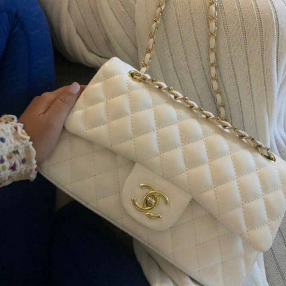 Channel purse